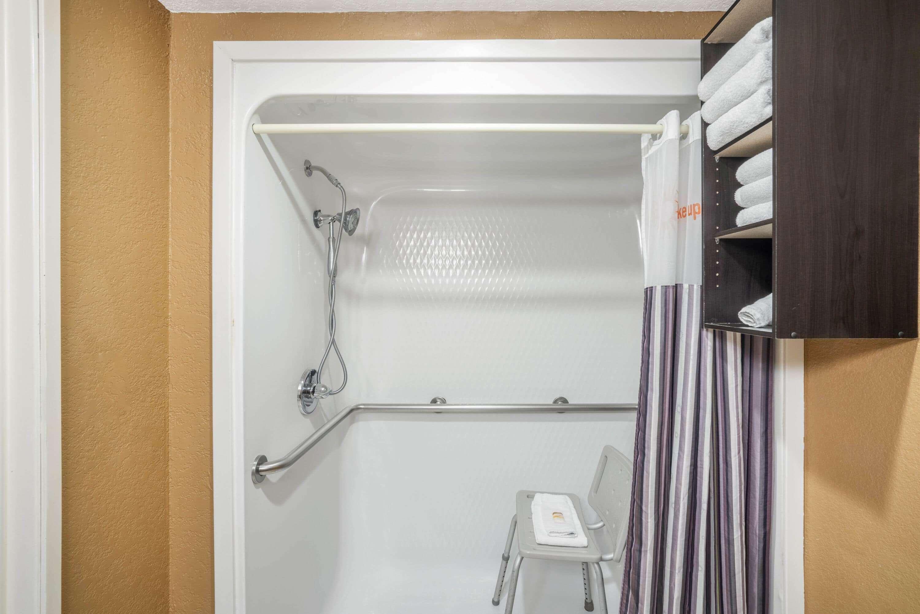 La Quinta By Wyndham Hot Springs Hotel Bagian luar foto