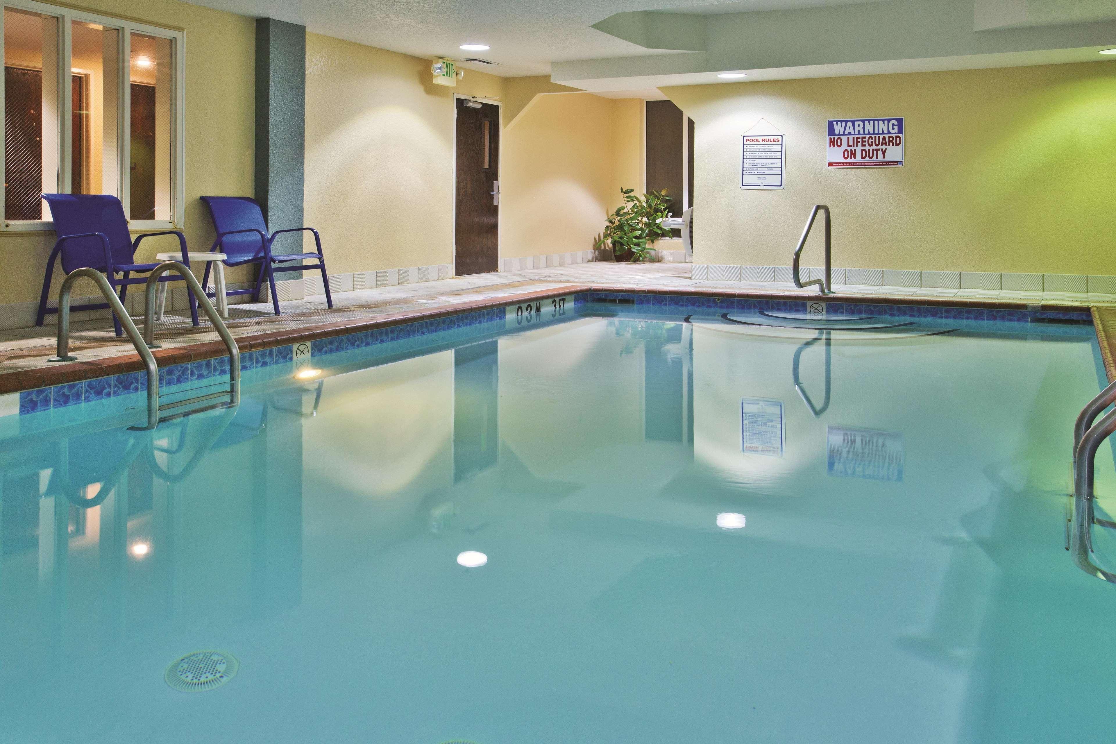 La Quinta By Wyndham Hot Springs Hotel Bagian luar foto